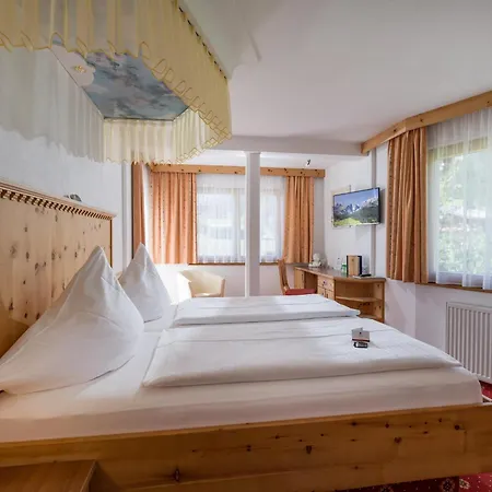 Adelsbergers Bergland بيت ضيافة 3*