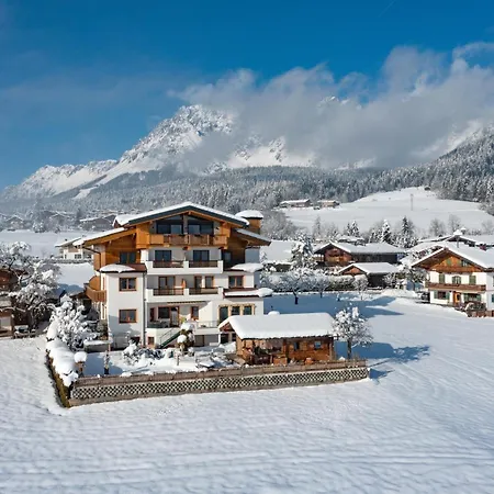 Adelsbergers Bergland بيت ضيافة